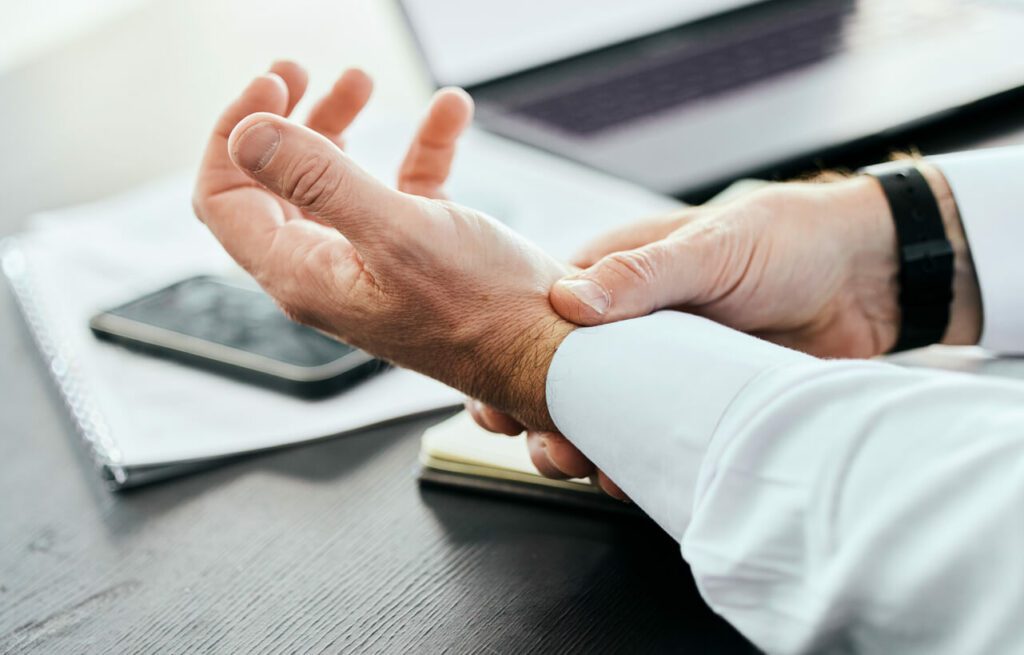 Carpal Tunnel Syndrome Relief - Joint Replacement Institute - Naples Florida